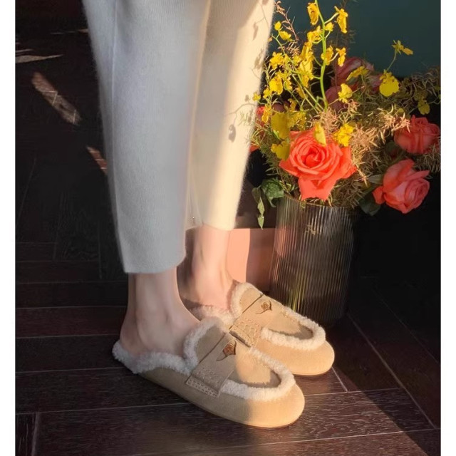 【預購】真皮包頭小金幣保暖毛毛拖鞋(2色)