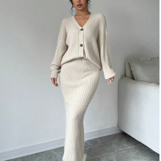 【預購】純色V領針織衫+半身裙套裝(3色)