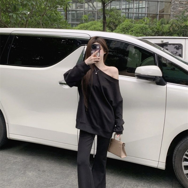 【預購】慵懶露肩衛衣高腰微喇叭長褲套裝(2色)