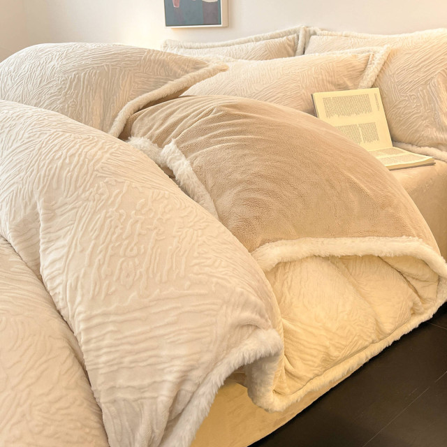 【預購】A類雕花牛奶絨四件組