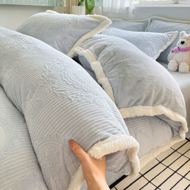 【預購】A類雕花牛奶絨四件組