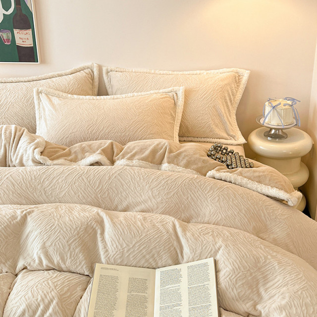 【預購】A類雕花牛奶絨四件組