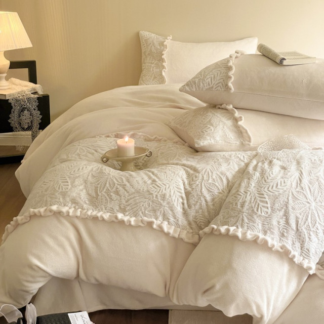 【預購】高級雕花牛奶絨四件組