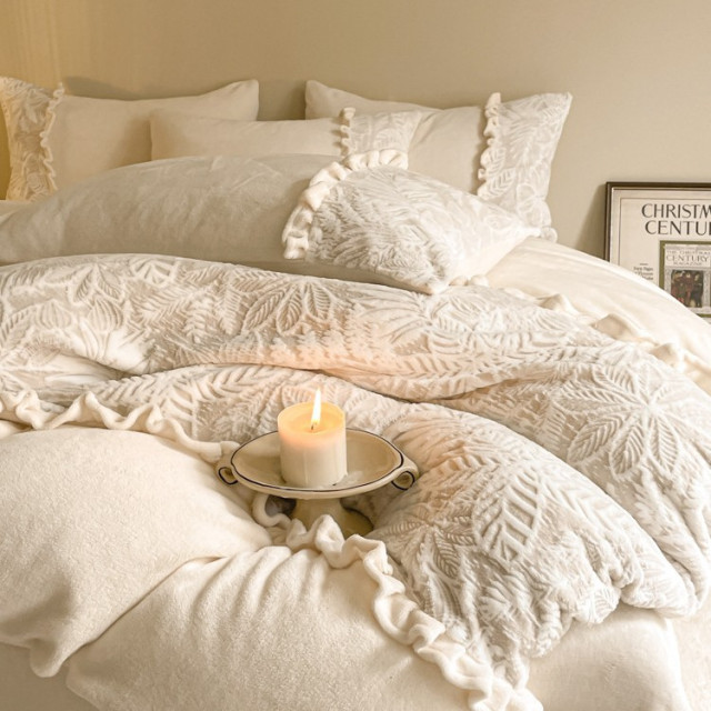 【預購】高級雕花牛奶絨四件組