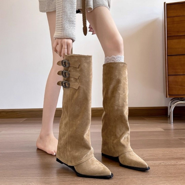 【預購】洋氣尖頭內增高顯瘦褲管靴