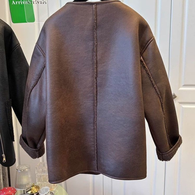 【預購】圓領拉鍊QQ毛拼接皮外套