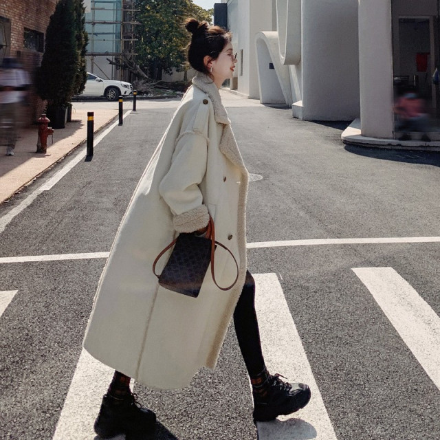 【預購】中長麂皮奶白羔羊毛大衣
