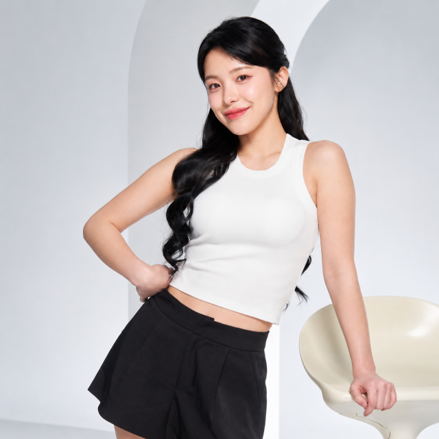 ROSE IS A ROSE 削肩背心1件 