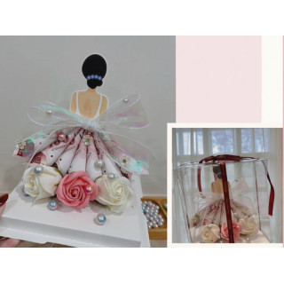 【芯晨手做】女神造型鈔票花禮」