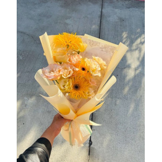 【高雄-慕光花寓】鮮花'' 橙黃色系中型花束