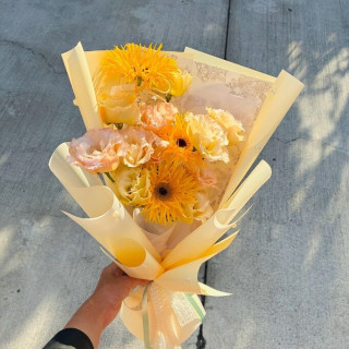 【高雄-慕光花寓】鮮花'' 橙黃色系中型花束